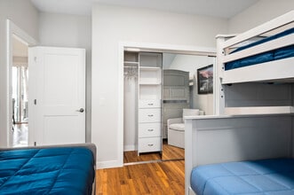Building Photo - 8075 Outer Dr S