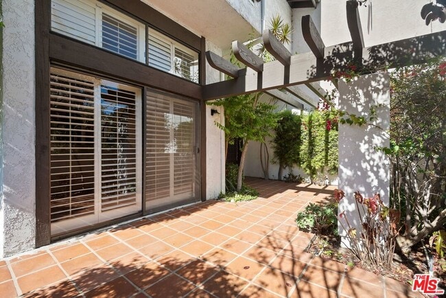 Foto del edificio - 1547 Palisades Dr