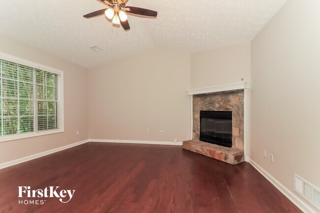 Building Photo - 5561 Elderberry Ln