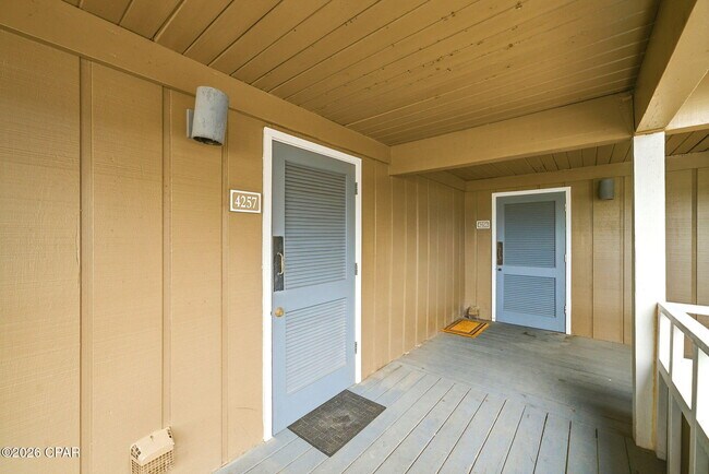 Foto del edificio - 4725 Bay Point Rd