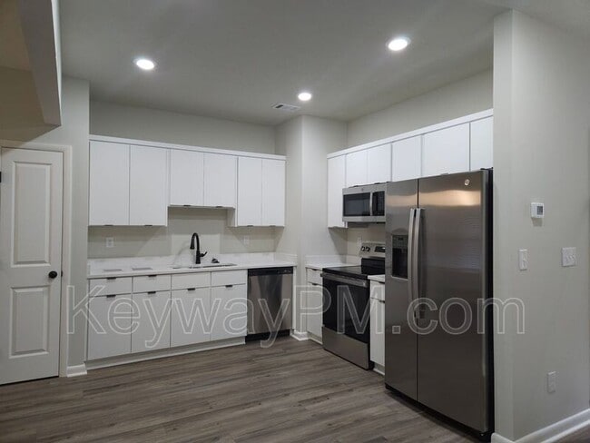 Building Photo - 877 Felix Way