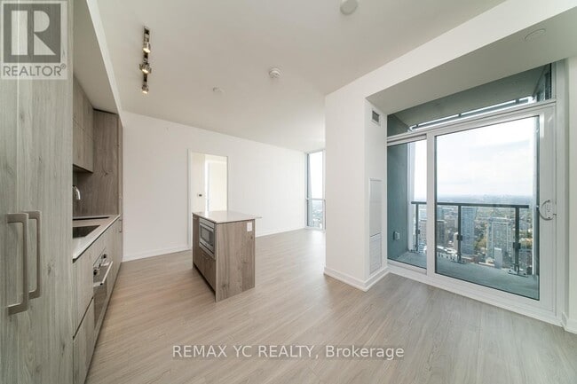 Building Photo - 1 Yorkville Ave