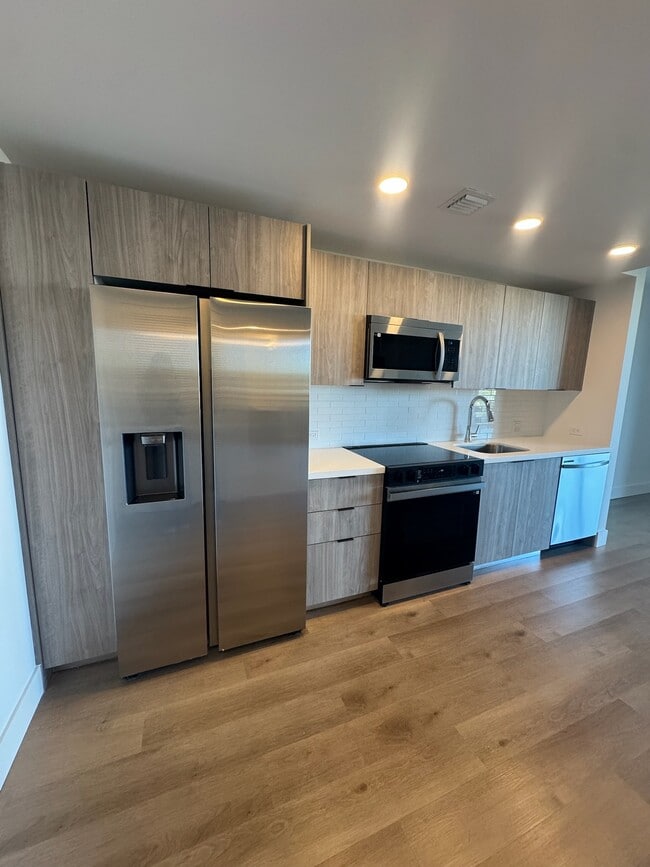 Building Photo - 2459 Fillmore St