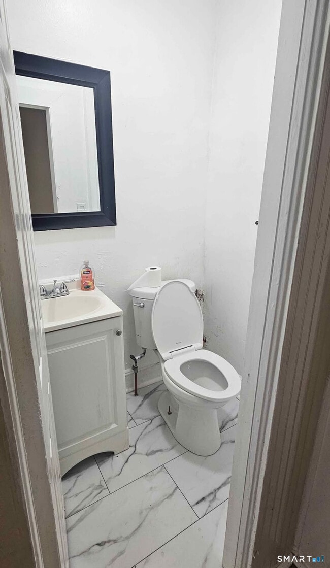 Building Photo - 1495 Pembroke St