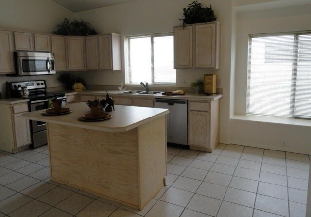 Foto del edificio - 7949 N Panamint Dr