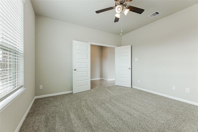 Foto del edificio - 503 Spring Flower Ct