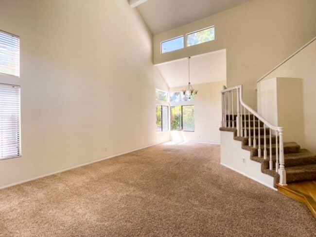 Building Photo - Orange - 4 Bed House for Lease - Pool & Sp...
