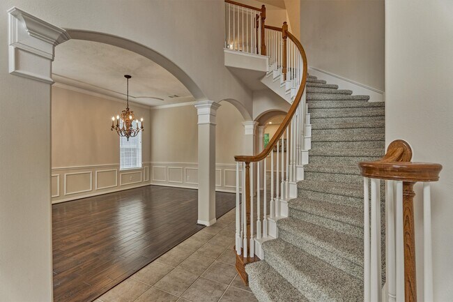 Building Photo - 6615 Haughton Dr