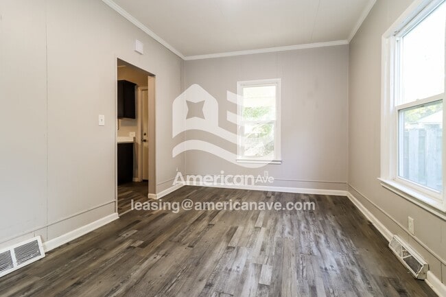 Building Photo - 617 Nicholas St