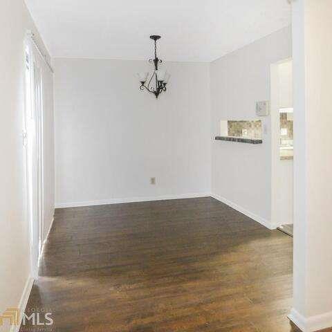 Building Photo - 291 Country Club Dr