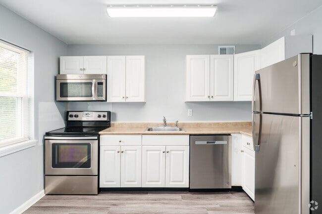 Full Kitchen - Waterglen Apartments