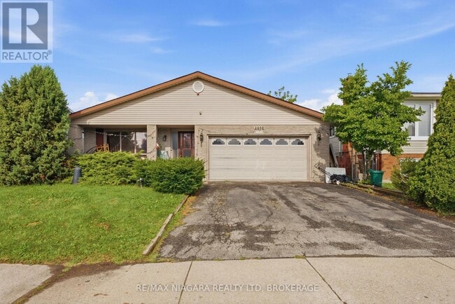 Building Photo - 4989 Tara Ave