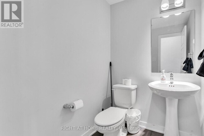 Photo du bâtiment - 67 Kindred Row