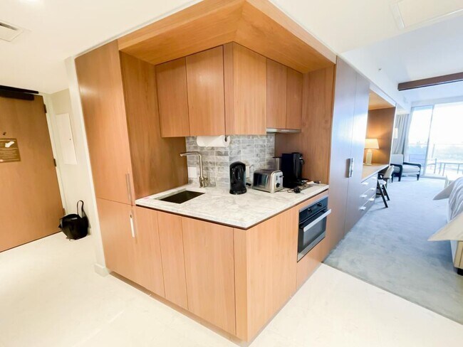 Building Photo - 2139 Kuhio Ave.