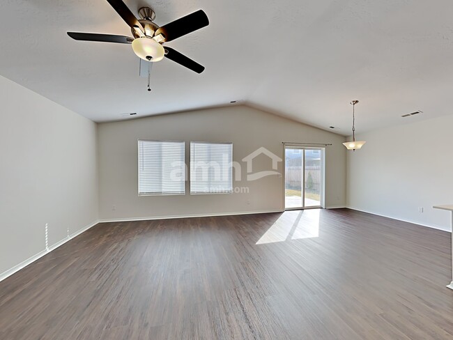 Foto del edificio - 7769 E Bratton Dr