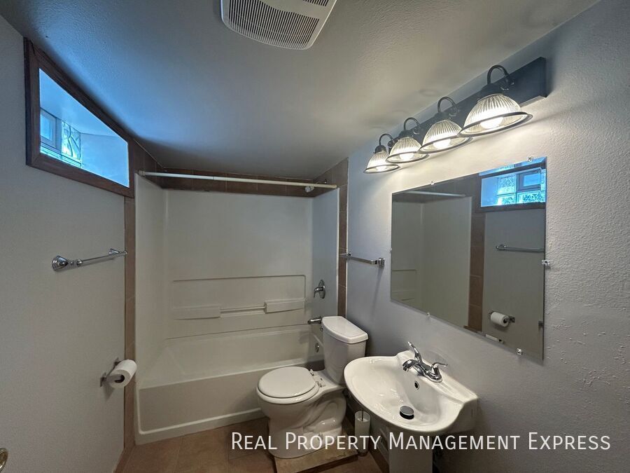 Building Photo - Lower Level Studio Apartment
