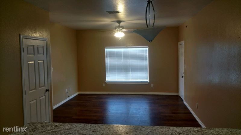 Foto principal - 306 Shady Grove Dr