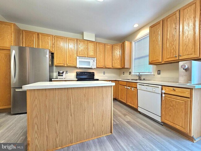 Building Photo - 8526 Towne Manor Ct