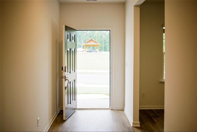 Building Photo - 386 Red Dragon Dr