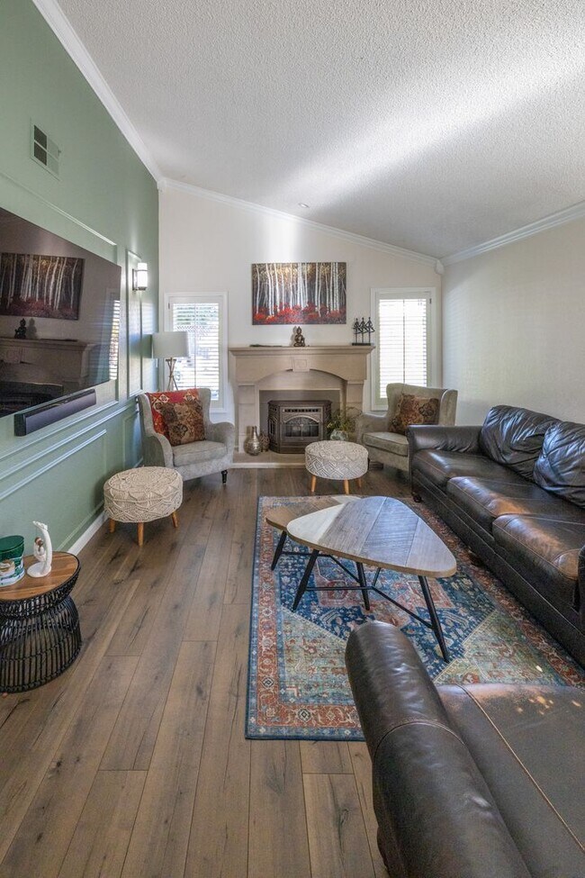 Building Photo - Charming Niles District Home with Private ...