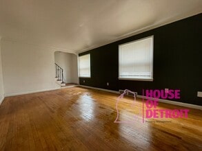 Building Photo - 10584 Somerset Ave