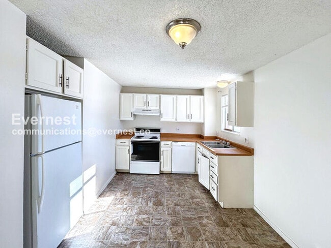 Building Photo - 2502 King St