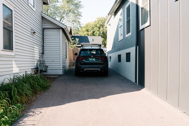 Driveway that includes two tandem parking spots - 80 Maple St