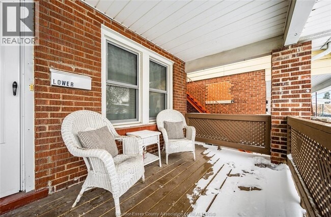 Photo du bâtiment - 576 Irvine Ave