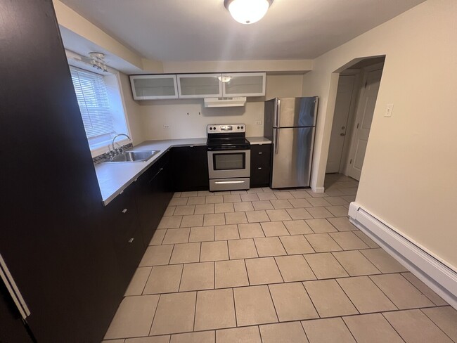 Building Photo - 1946 Euclid Ave