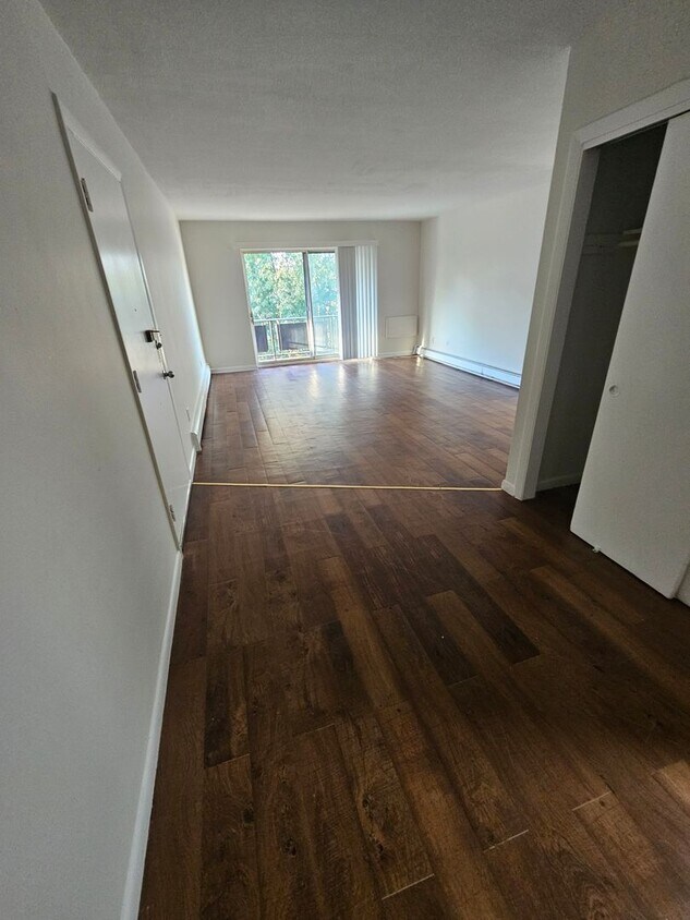 Foto del edificio - 1037 River St
