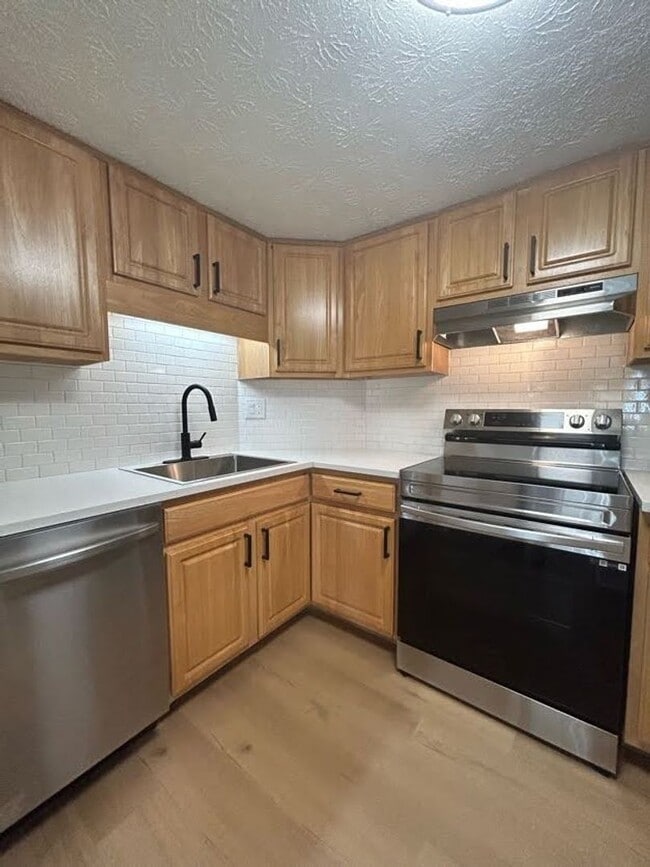 Interior Photo - 200 West Apartments