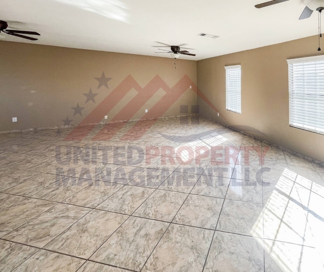 Building Photo - Spacious Home on ½ Acre Just South of Town...