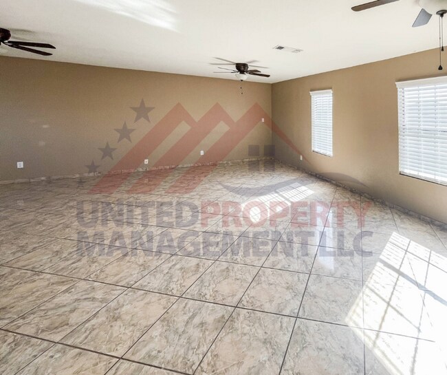 Foto del edificio - Spacious Home on ½ Acre Just South of Town...
