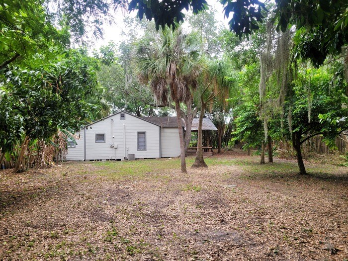Primary Photo - 1605 Jessamine Ave