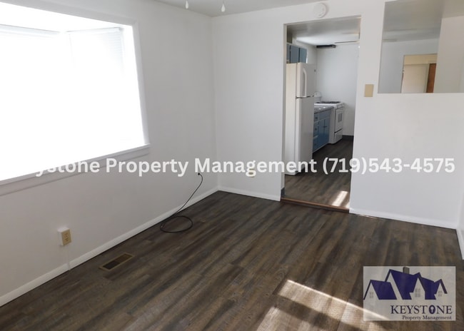 Building Photo - Cute House with 2 Bedrooms/1 Bathroom with...