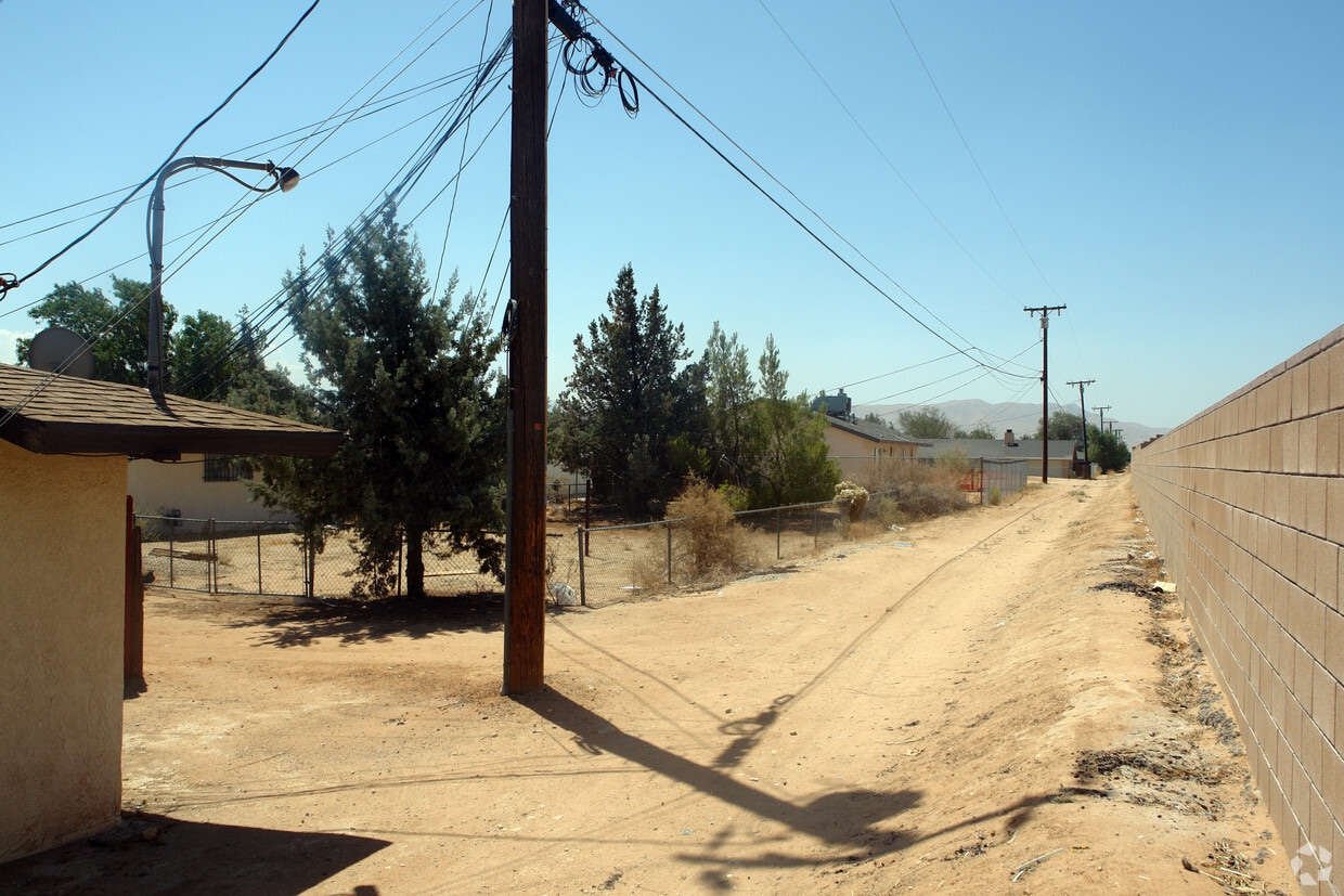 Primary Photo - 13400 Mohawk Rd