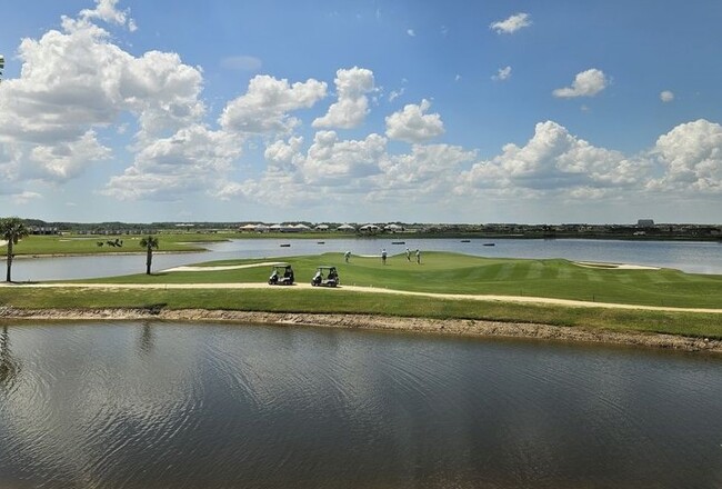 Foto del edificio - 5728 Oakmont Ct