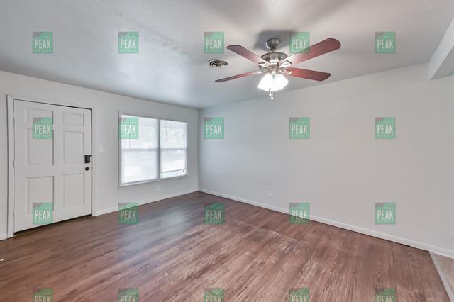 Building Photo - 708 W Redbud Dr