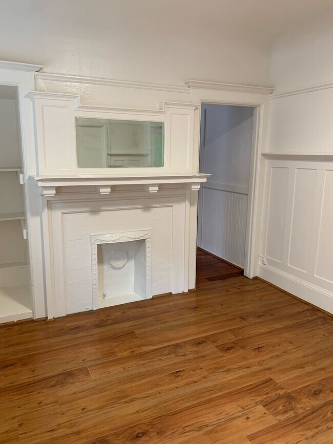 Building Photo - 841-843 19th St