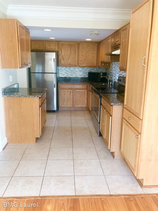 Building Photo - 4 br, 2.5 bath House - 18612 Bay Leaf Way