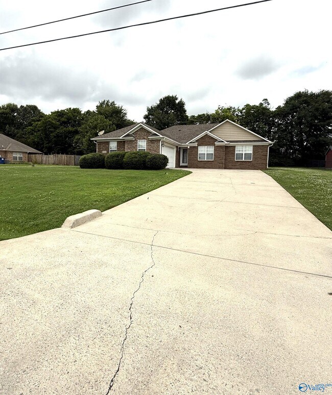 Foto del edificio - 322 Eagle Ridge Dr
