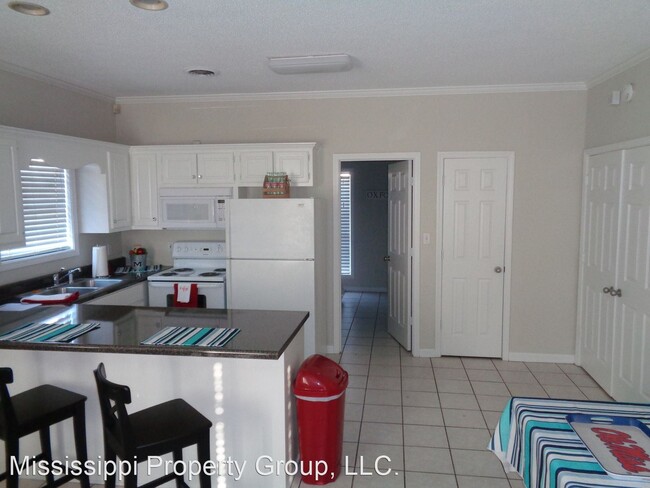 Building Photo - 3 br, 3 bath House - 1602 Jackson Avenue W...