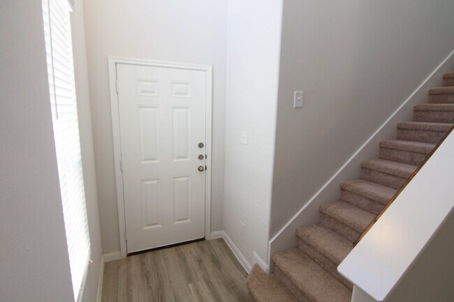 Foto del edificio - 5426 Tuglow Ravine Trl