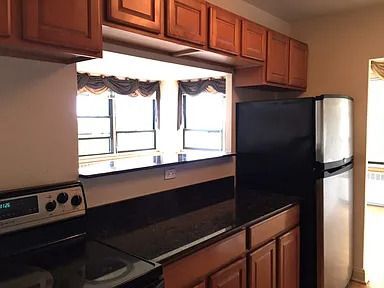 Foto del edificio - 4180 N Marine Dr