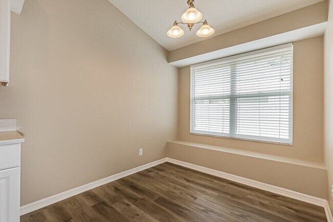 Building Photo - 2638 Allwood Ave