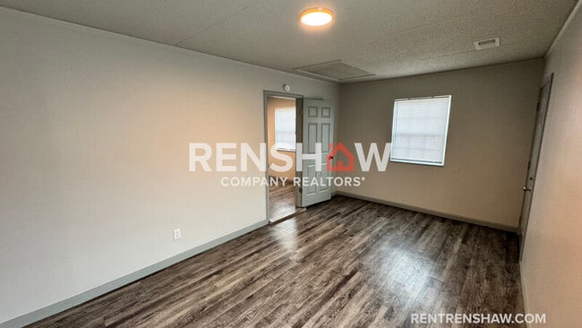 Building Photo - 1872 Parnassus St