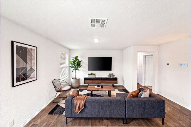 Building Photo - New Rental Alert! 2 Weeks Free Rent with 15 Month Lease