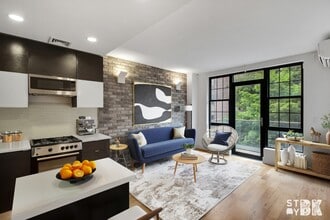 Building Photo - 376 Franklin Ave