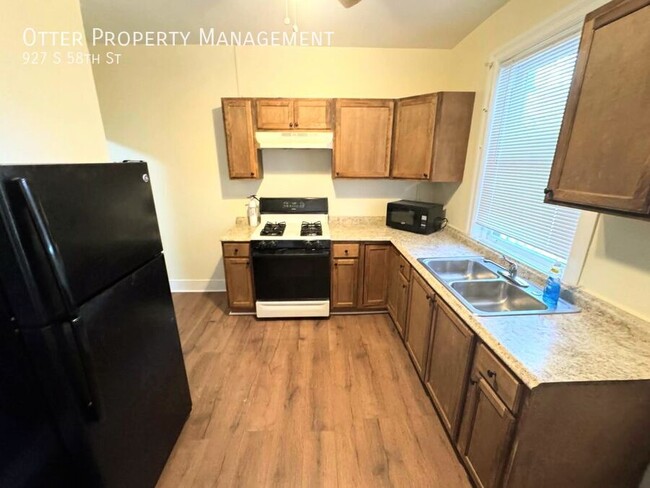 Foto del edificio - 3BR/1BA West Philly Home with Spacious Pat...