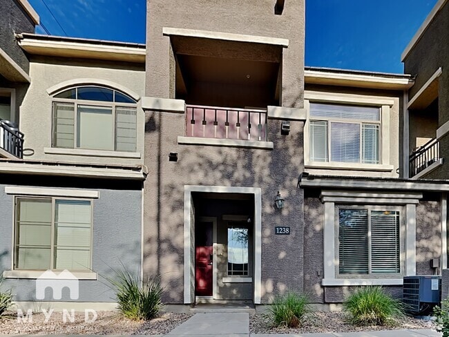 Building Photo - 280 S Evergreen Rd